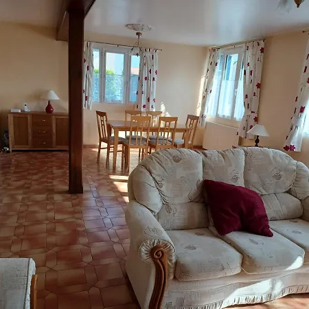 9 Guests - Pet Friendly In Rural West France Casa de Férias