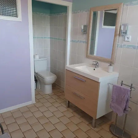 9 Guests - Pet Friendly In Rural West France Vakantiehuis *