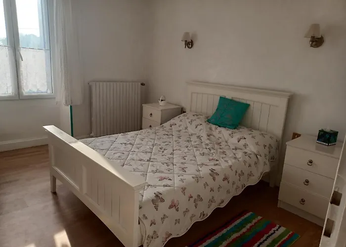 9 Guests - Pet Friendly In Rural West France بيت للعطل *