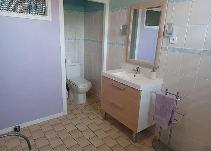 9 Guests - Pet Friendly In Rural West France بيت للعطل *